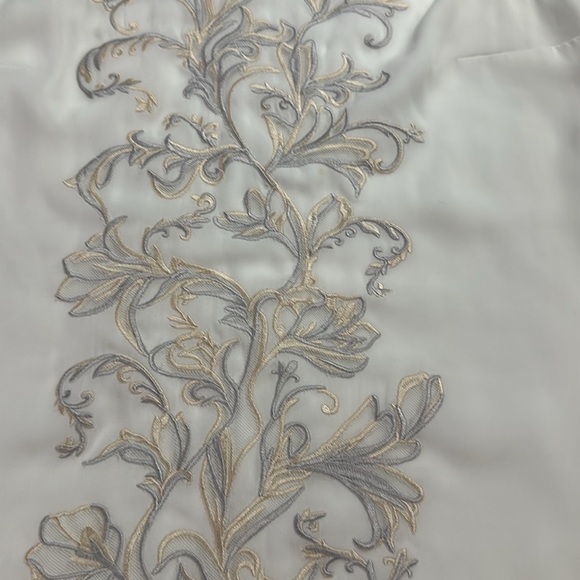 WHBM Embroidered Sleeveless Blouse Size XXS - Picture 4 of 5